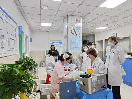 “醫(yī)”呼百應(yīng) 讓愛在血液中傳遞——合肥中山醫(yī)院開展無償獻(xiàn)血活動(dòng)